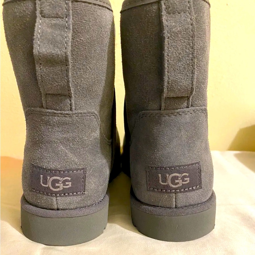 Gray Cory II Genuine Shearling Lined Boot (Women) UGG® Size 6 Brand New